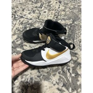 Boys Nike Black And Gold Basketball Shoes Size 12